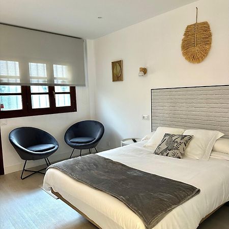 Apartamentos Val De 코밀라스 외부 사진