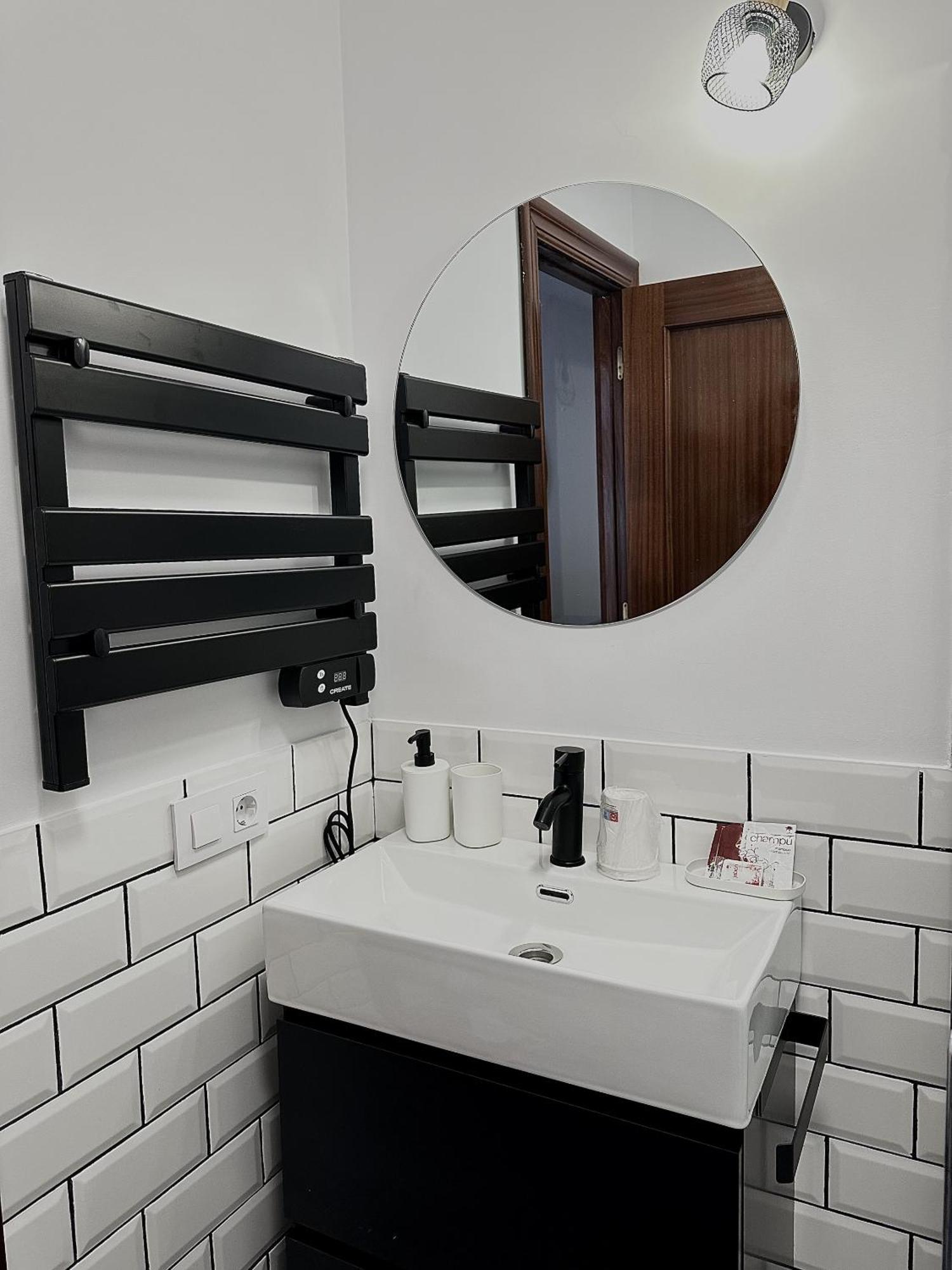 Apartamentos Val De 코밀라스 외부 사진