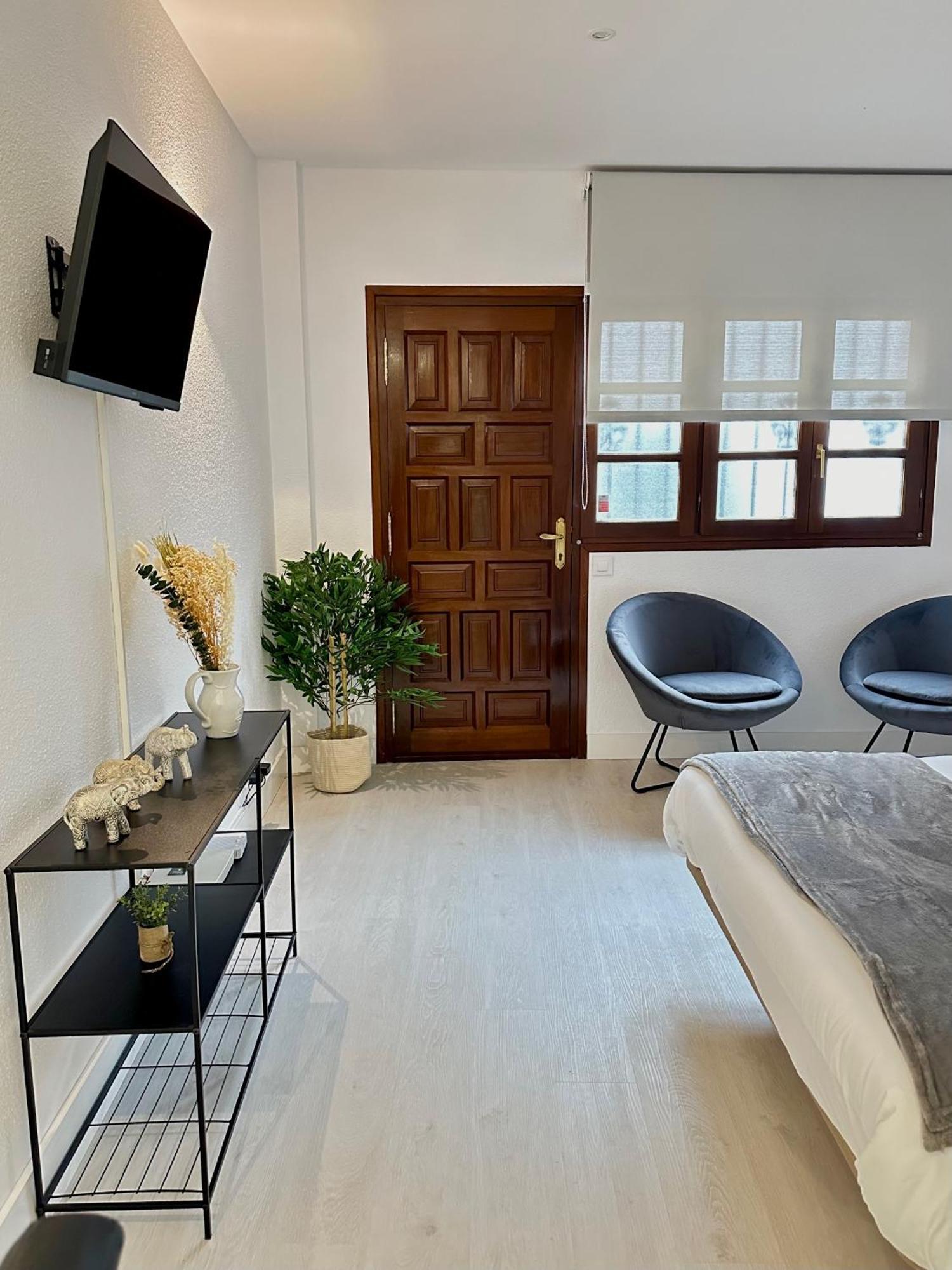 Apartamentos Val De 코밀라스 외부 사진