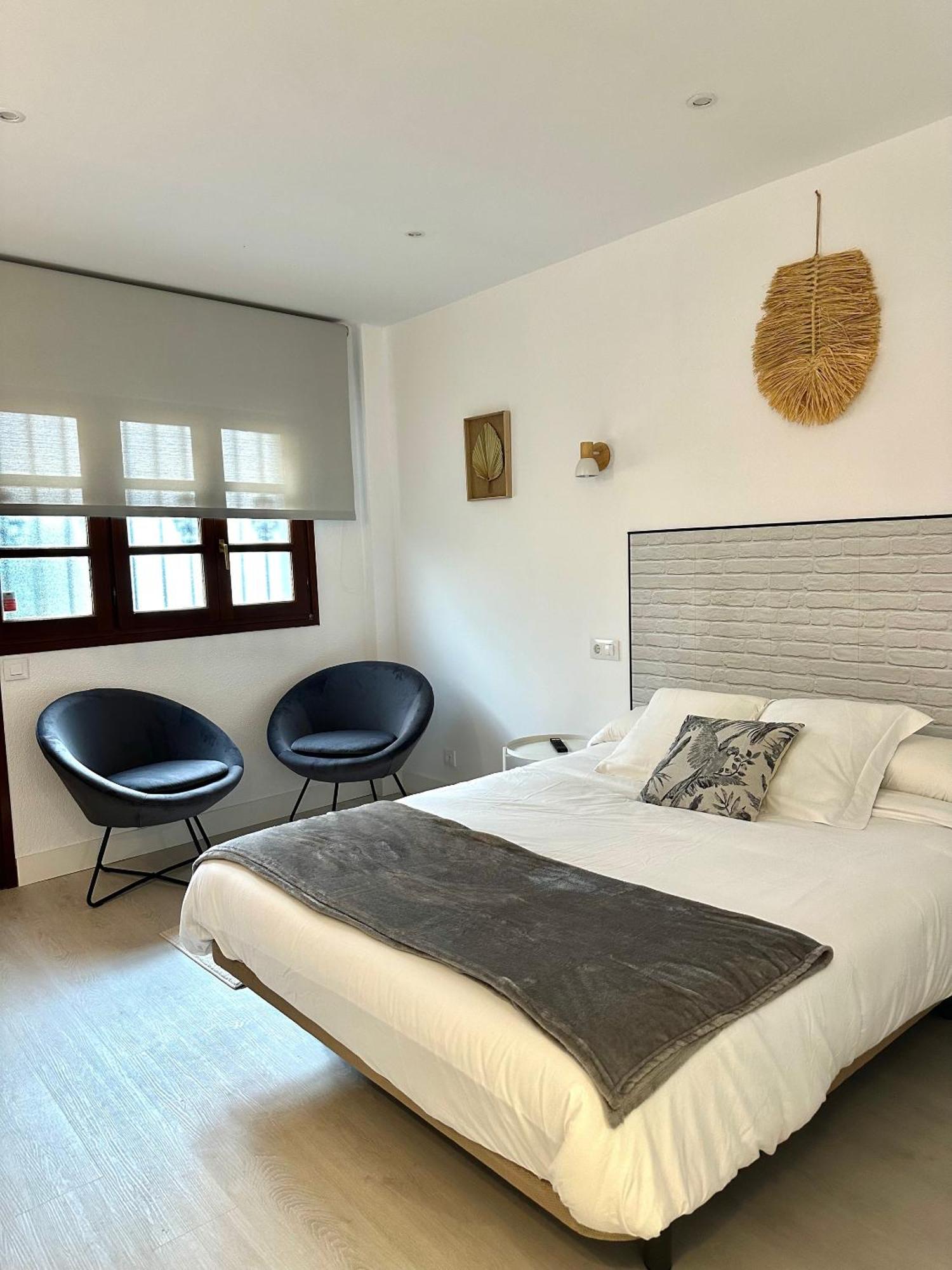 Apartamentos Val De 코밀라스 외부 사진