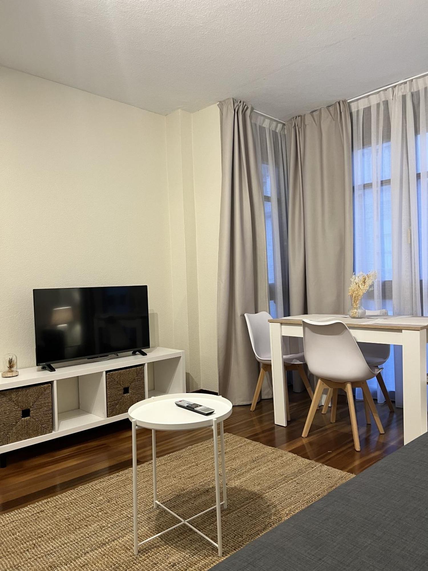 Apartamentos Val De 코밀라스 외부 사진