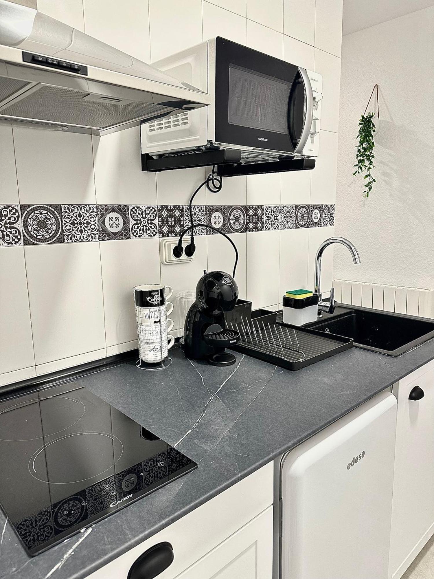 Apartamentos Val De 코밀라스 외부 사진
