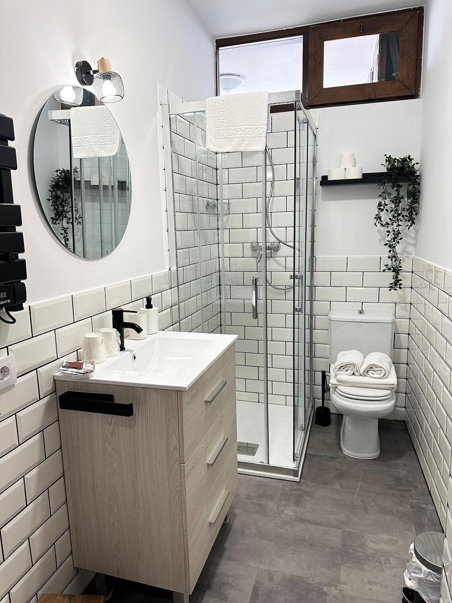 Apartamentos Val De 코밀라스 외부 사진
