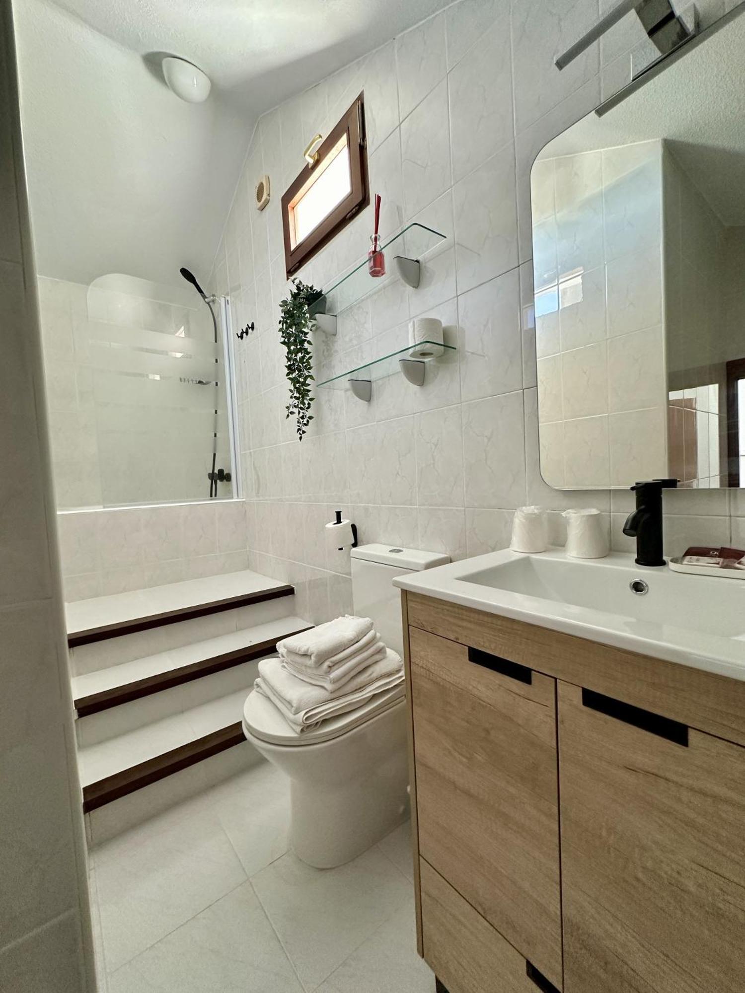 Apartamentos Val De 코밀라스 객실 사진