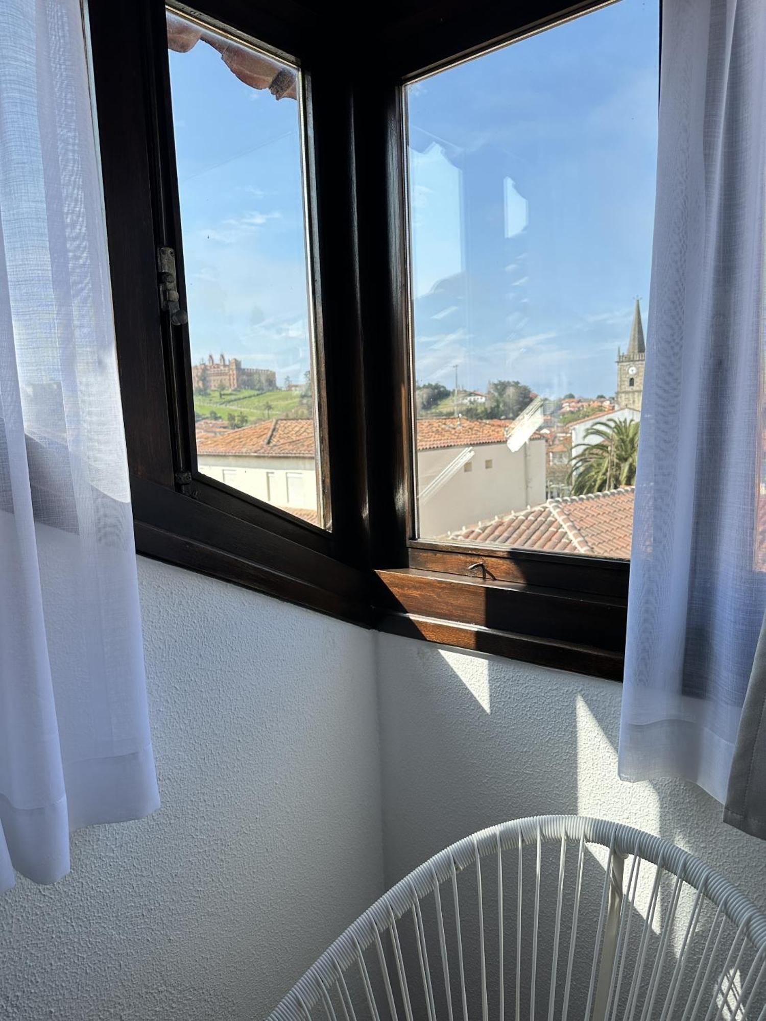 Apartamentos Val De 코밀라스 외부 사진